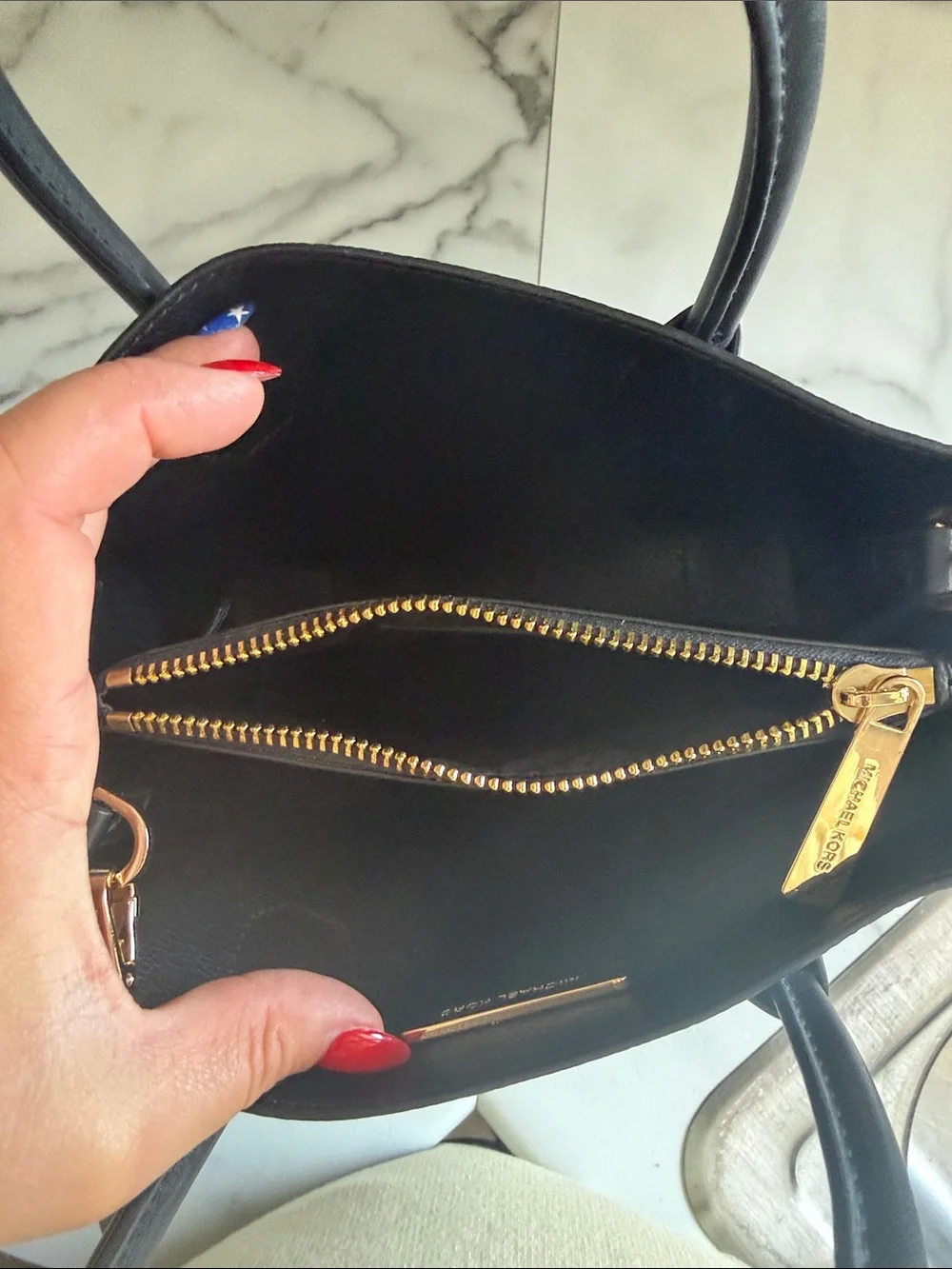 ✨GREAT CONDITION, no marks‼️Michael Kors Leather Satchel with Gold Hardware